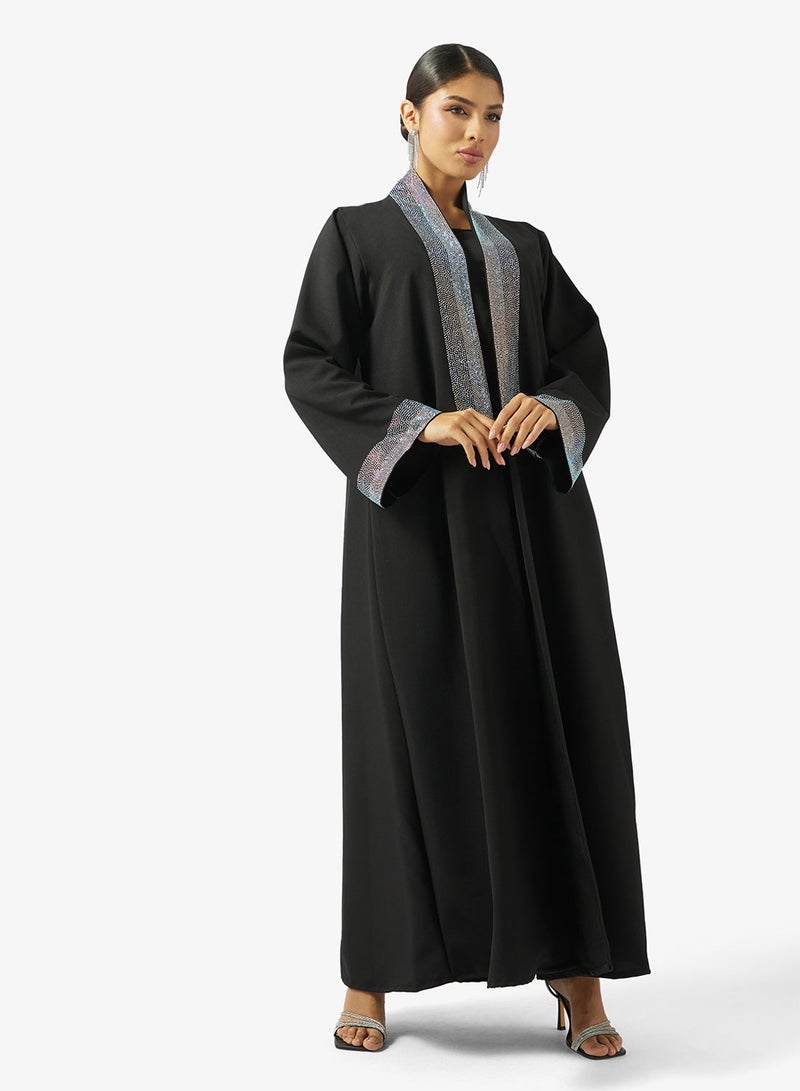 هيا كلوزيت عباية سوداء مطرزة مع شيلة - Image 1
